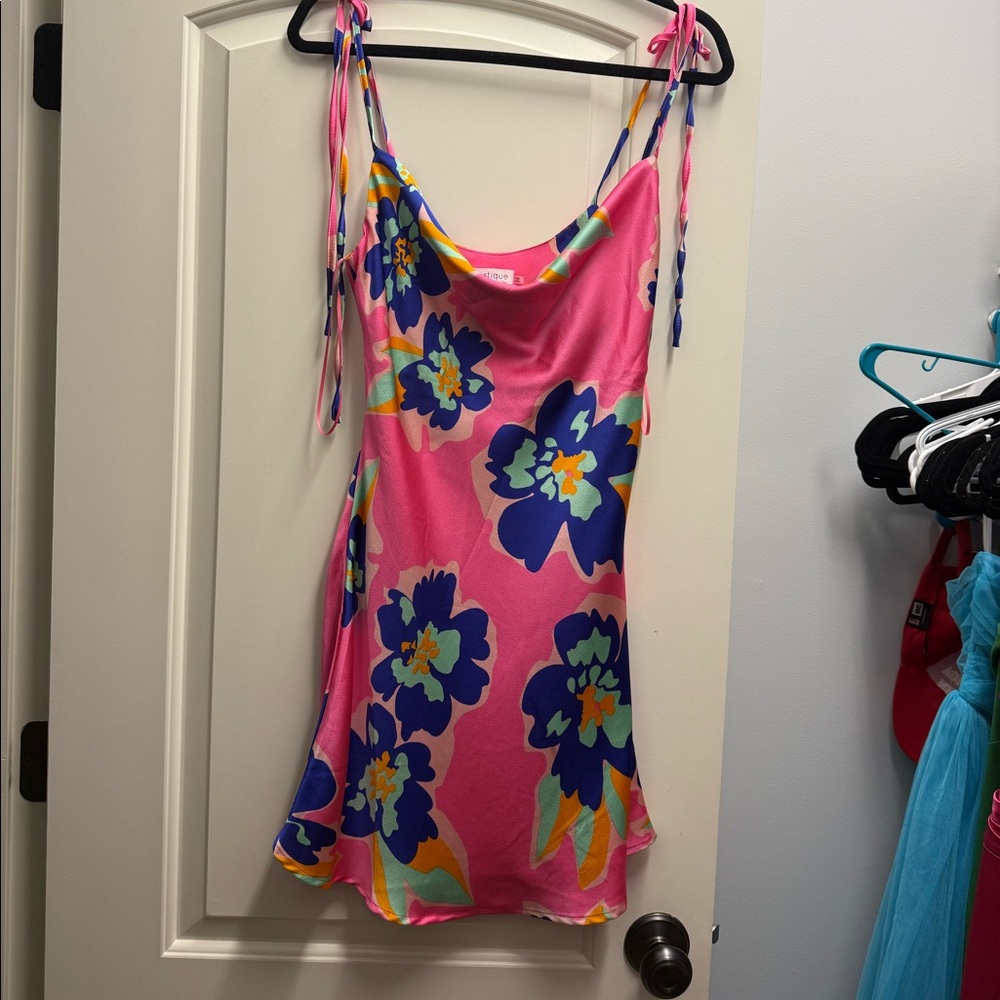 NWT- Vestique Floral Dress